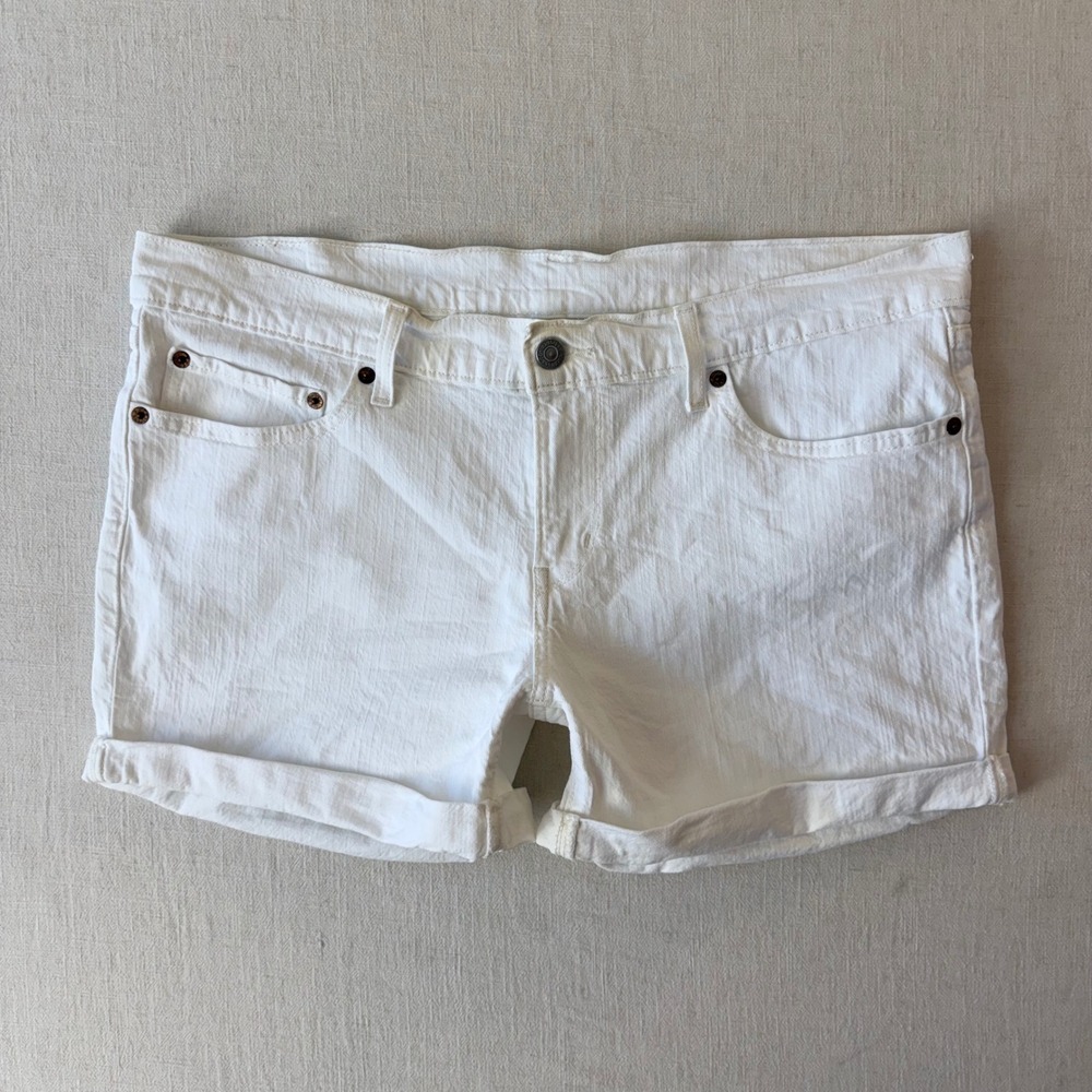 Levi's Cuffed Mid Rise Denim Shorts Womens 31 White
